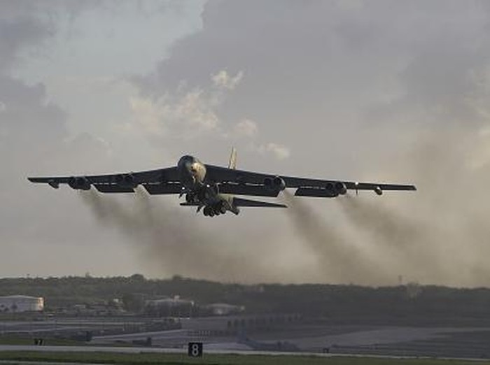 Pesawat Pengebom AS, B-52H Stratofortress US Air Force B-52H Stratofortress bomber takes off from Andersen Air Force Base, Guam, May 4, 2018. Image courtesy Tech. Sgt. Richard Ebensberger / Pacific Air Forces Public Affairs. (Photo by Smith Collection/Gado/Getty Images)
