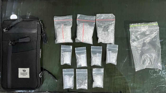 5 Pengedar Sabu di Bone Modus Tempel di Tiang Listrik-Pot Bunga Ditangkap