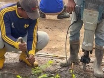 Satpol PP Bongkar Jembatan Ilegal di Palembang, Diduga Jadi Biang Banjir