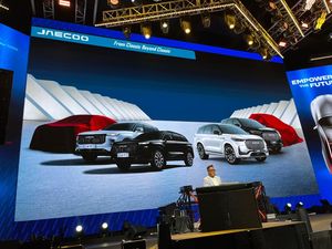 Daftar Mobil Baru yang Meluncur di GIIAS 2025: Toyota, BYD, sampai Honda