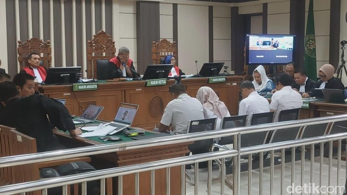 Sidang lanjutan kasus korupsi yang menjerat mantan Wali Kota Semarang Hevearita Gunaryanti Rahayu (Mbak Ita) dan suaminya, Alwin Basri di Tipikor Semarang, Rabu (18/6/2025).
