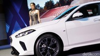 BMW Seri 2 Gran Coupe M Sport 1.500 cc 3 silindernya memuntahkan tenaga 156 PS dengan kecepatan tertinggi 230 km/jam. Untuk akselerasi dari 0-100 km per jam diklaim tuntas dalam 8,6 detik.