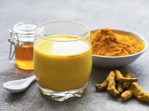 Ini Waktu Terbaik Minum Teh Kunyit Biar Manfaat Kesehatannya Maksimal