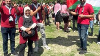 Berpose sejenak sebelum long March sekitar 10 km.