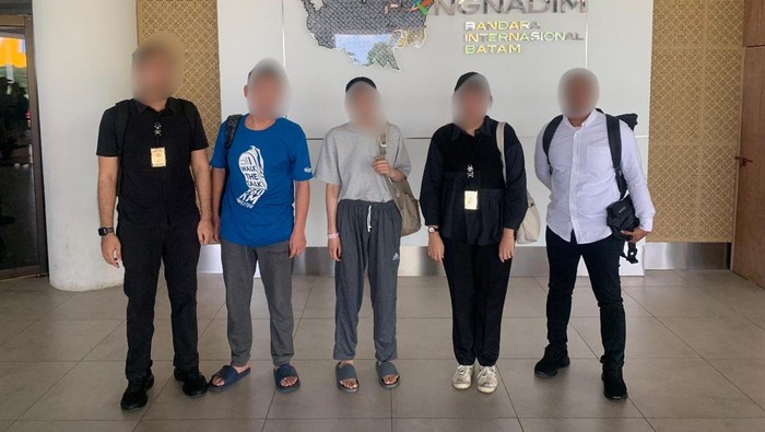 WNA dideportasi karena berbagai pelanggaran keimigrasian, mulai dari overstay hingga mengganggu ketertiban umum di wilayah Batam (Foto: Istimewa)