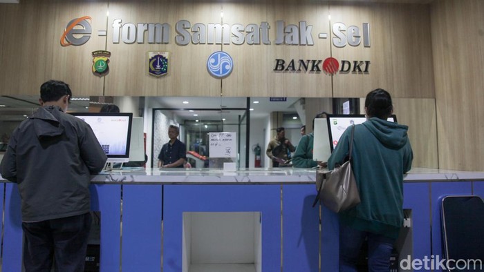 Pemprov DKI Jakarta kembali menggelar pemutihan denda pajak kendaraan bermotor. Yuk, simak tanggal dan tempatnya.