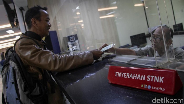 Pemprov DKI Jakarta kembali menggelar pemutihan denda pajak kendaraan bermotor. Yuk, simak tanggal dan tempatnya.