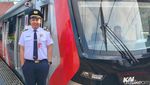 Pagi-pagi Buta Cek Kereta Demi Roker Tak Telat Kerja