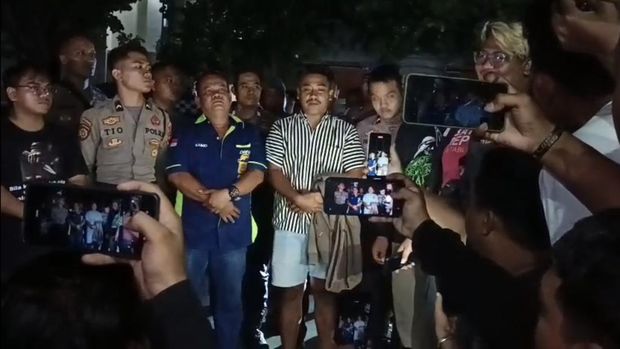 Dua sopir truk SC dan T, oknum yang rusak ambulans saat demo ODOL ketika di Mapolres Karanganyar, Kamis (19/6/2025).