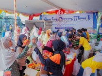 Warga Gresik Serbu Gerakan Pangan Murah di Kebomas