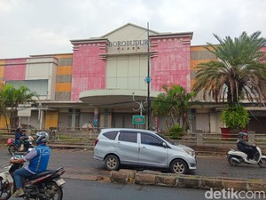 Mal di Bekasi Ini Cuma Buka Setahun Sekali, Selebihnya Mati Suri