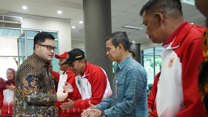 Bupati Kediri Hanindhito Himawan Pramana melepas kontingen atlet Poprov IX Jatim