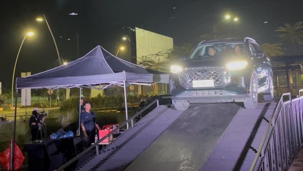 Chery melakukan pengujian ekstrem, merendam baterai mobil hybrid selama 53 jam