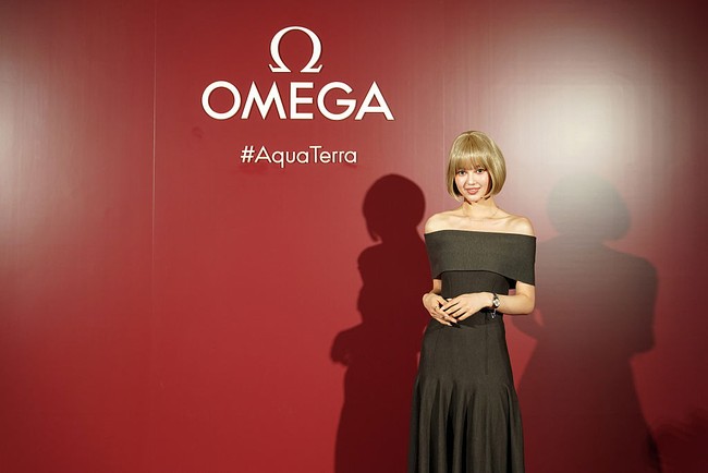 Idol blasteran Korea-Australia itu telah diumumkan sebagai global ambassador terbaru OMEGA pada Selasa (17/12/2024) lalu. Selain Danielle, ada Hyun Bin dan Han So Hee yang menjadi perwakilan OMEGA dari Korea dan berstatus brand ambassador. Foto: Getty Images for Omega/Tomohiro Ohsumi