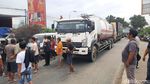 Momen Truk Demo ODOL Blokade Jalan Lingkar Pati