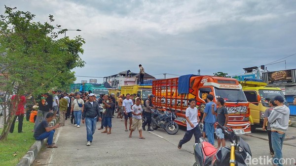 Saat Sopir Truk Bandung Luapkan Keresahan soal RUU ODOL