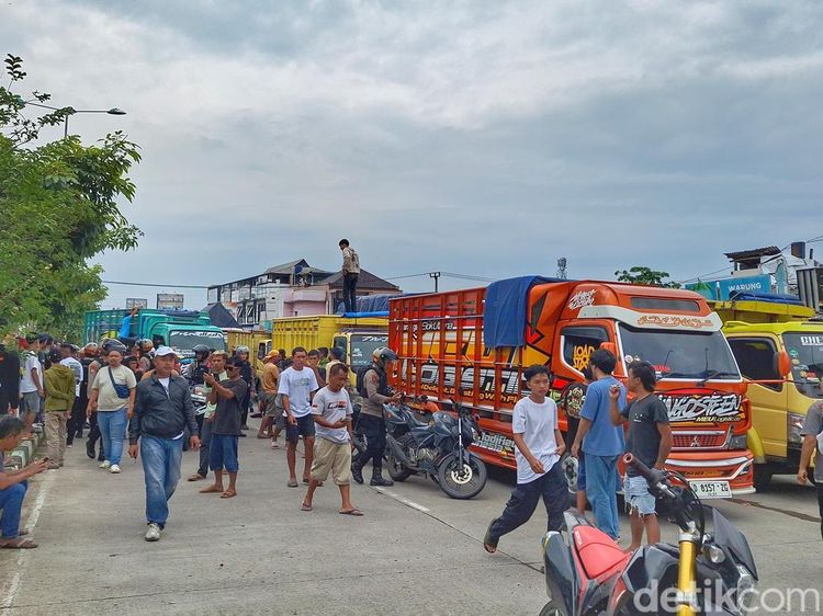 Saat Sopir Truk Bandung Luapkan Keresahan soal RUU ODOL