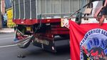 Jalan Pahlawan Penuh Truk Demo ODOL