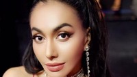 Perubahan pada penampilan Denada usai 15 hari operasi hidung. (Foto: dok Instagram)