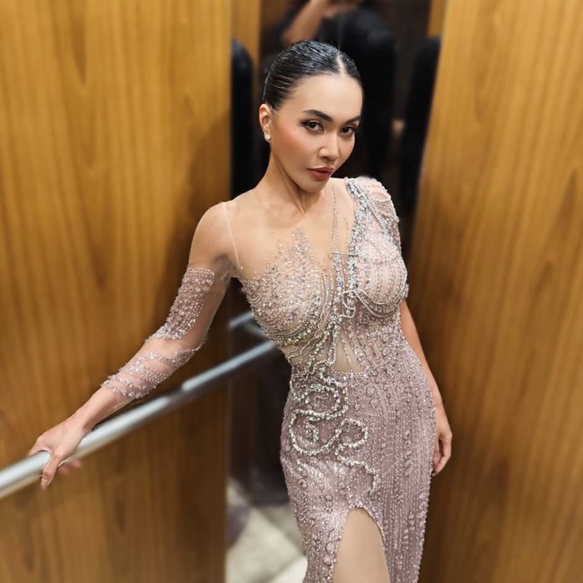 Foto: Perbedaan Wajah Denada Before-After Oplas, Jadi Bak Beda Orang
