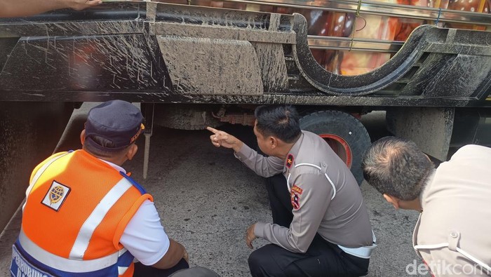 Korlantas Polri Sosialisasi Larangan ODOL di UPPKB Maccopa Maros
