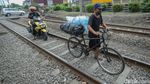 Duh, Rel Kereta di Matraman Dibajak Pemotor-Gerobak
