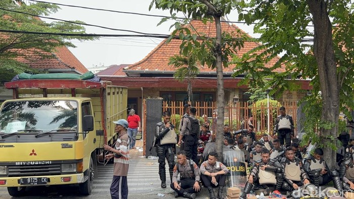 Eksekusi rumah di jalan Dr. Soetomo oleh Pengadilan Negeri (PN) Surabaya
