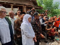 Sekolah Terancam Ambruk, Khofifah Tinjau Proyek Bronjong di Probolinggo