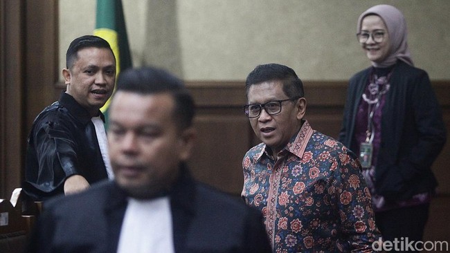 Menguliti Sosok Harun Masiku dari Kesaksian Hasto Kristiyanto