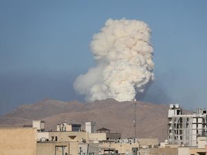 Video Situasi di Iran Mencekam, Ledakan-ledakan Terus Terjadi