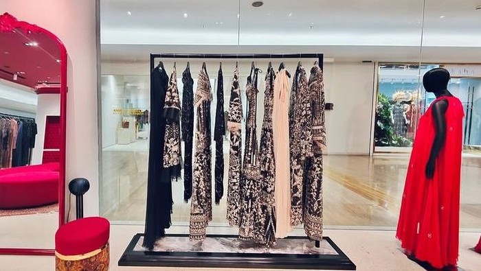 Ivan Gunawan resmi membuka gerai di Plaza Indonesia.