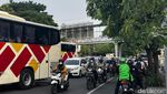 Jalan Frontage Ahmad Yani Macet Parah Imbas Demo ODOL di Surabaya