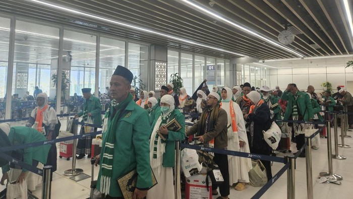 Jemaah haji Indonesia di Bandara Jeddah