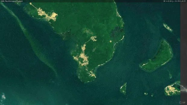 Kerusakan Pulau Citlim yang terekam satelit Esri