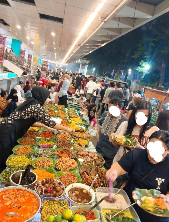 Lesehan Bu Gendut Blok M