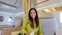 Maia Estianti sering membagiakn momen-momen menarik untuk para penggemarnya, teramsuk saat dia jalan-jalan. Terbaru dia membagikan selfie di dalam pesawat menuju Eropa.