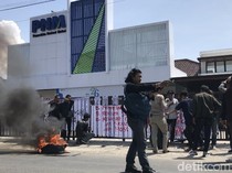 Massa Segel Kantor Pembiayaan di Palopo Tuntut soal Penggelapan Uang Nasabah