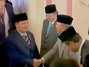Zulhas & Menteri Kabinet Merah Putih Sambut Kedatangan Prabowo di Rusia