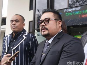Sibuk Kerja, Lisa Mariana Tak Hadir di Sidang Gugatan
