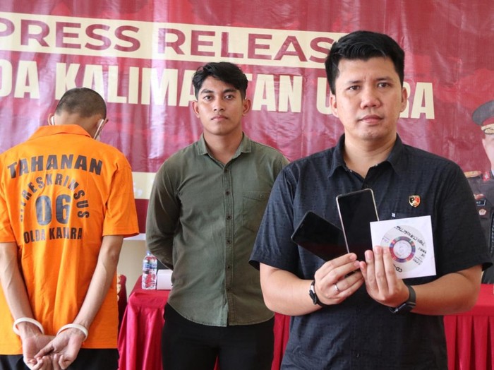 Press release kasus pornografi anak di Mako Polda Kalimantan Utara.