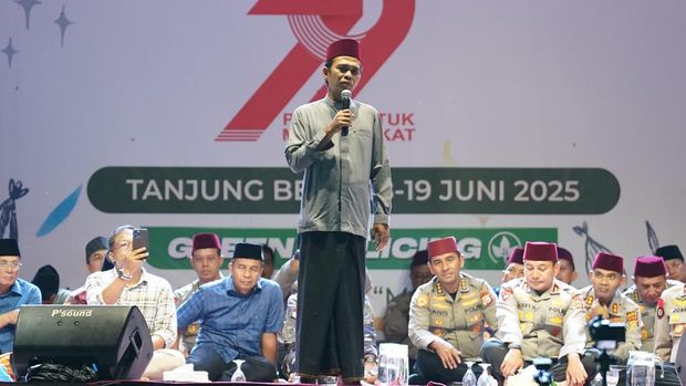 Polda Riau menggelar Bakti Religi dan Peduli Lingkungan dalam rangka menyambut HUT Bhayangkara ke-79. Kegiatan ini digelar di Tanjung Belit, Kampar, pada Rabu (18/6/2025).