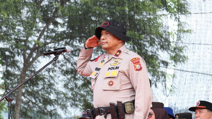 Polda Riau menggelar bakti religi dan peduli lingkungan menyambut HUT Bhayangkara ke-79.