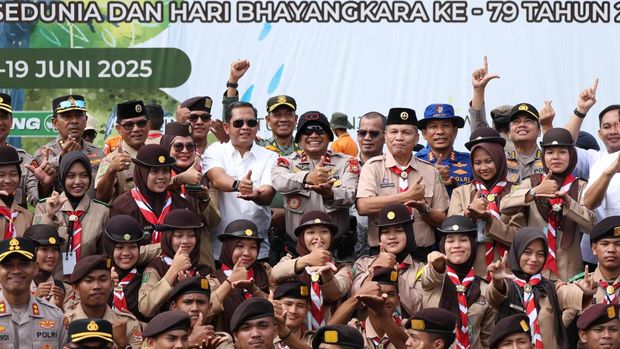 Polda Riau menggelar bakti religi dan peduli lingkungan menyambut HUT Bhayangkara ke-79.