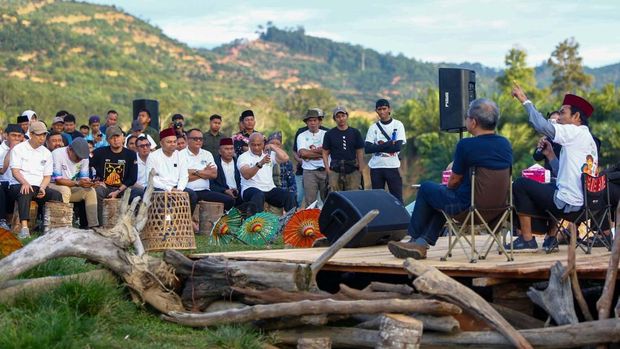 Polda Riau menggelar Hari Lingkungan Hidup Sedunia sekaligus HUT Bhayangkara ke-79 di Rimbang Baling, Tanjung Belit, Kampar. (dok. Polda Riau)