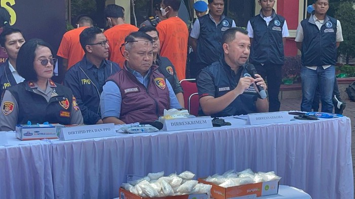 Polisi menggelar konferensi pers di Polda Sumut.