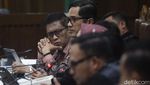 Potret Eks Hakim MK Jadi Saksi Meringankan di Sidang Hasto