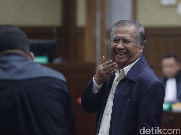 Potret Eks Hakim MK Jadi Saksi Meringankan di Sidang Hasto