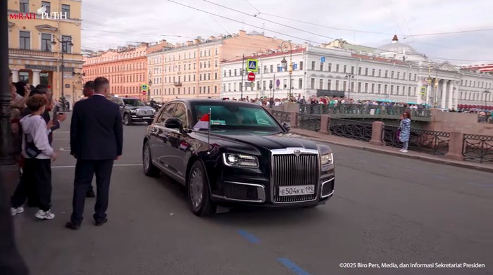 Prabowo dijemput limosin mewah Rusia Aurus Senat