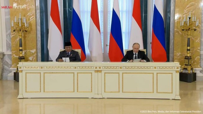 Presiden Prabowo dan Presiden Putin dalam pernyataan pers bersama.