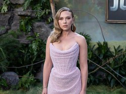7 Pesona Old Hollywood Scarlett Johansson di Premiere Jurassic World Rebirth